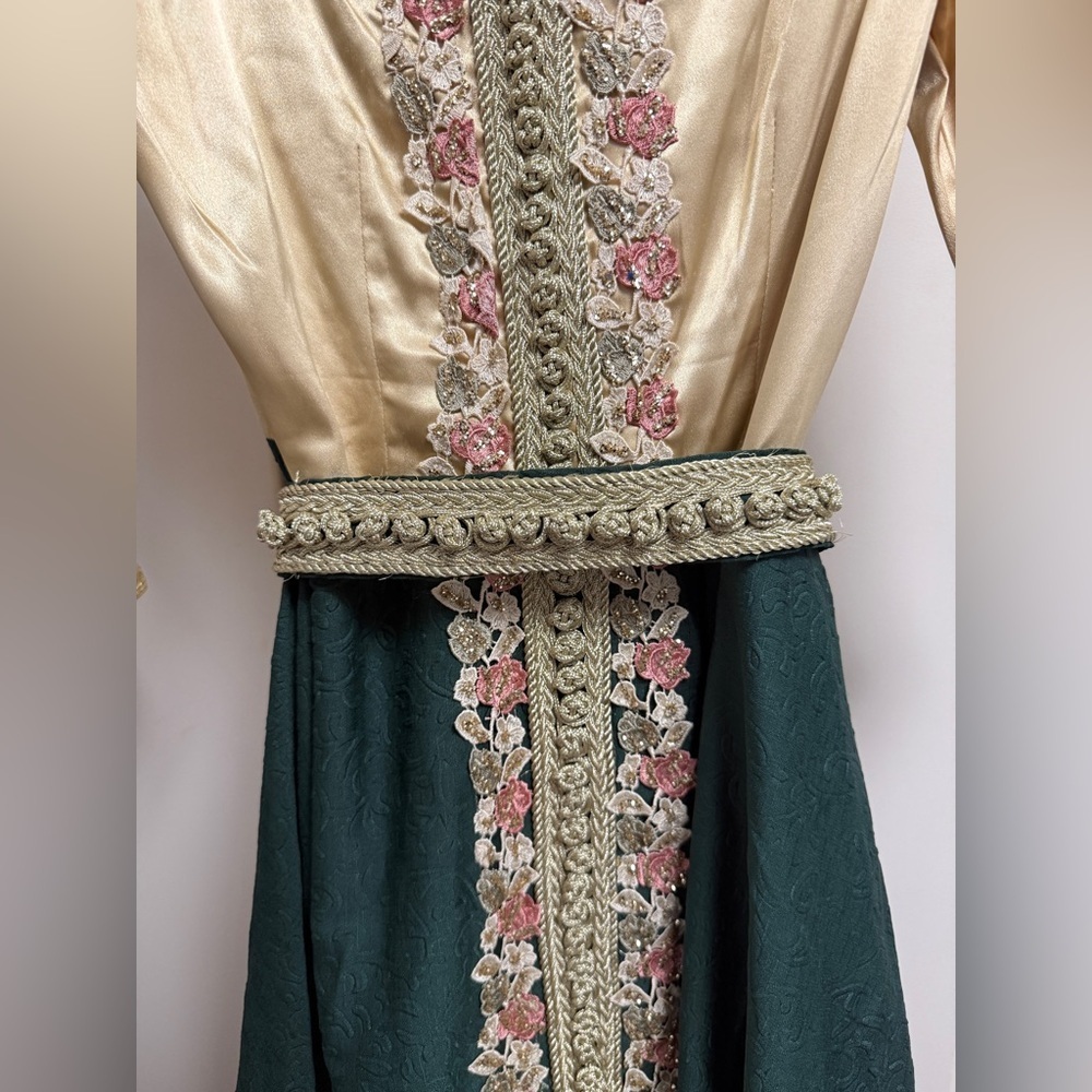 Elegant Green and Gold Embroidered Women’s Dress khaftan Morracan M/Large - Picture 13 of 13